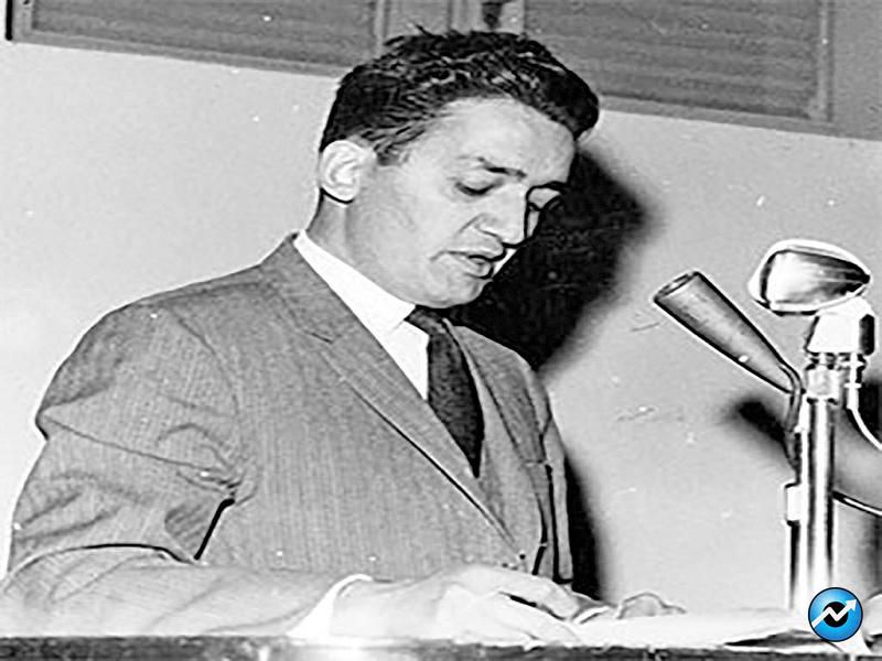 ۱۵ درصد ارزش پول کشور در ۲ هفته افت کرده است، آقایان برای هم نوشابه باز میکنند