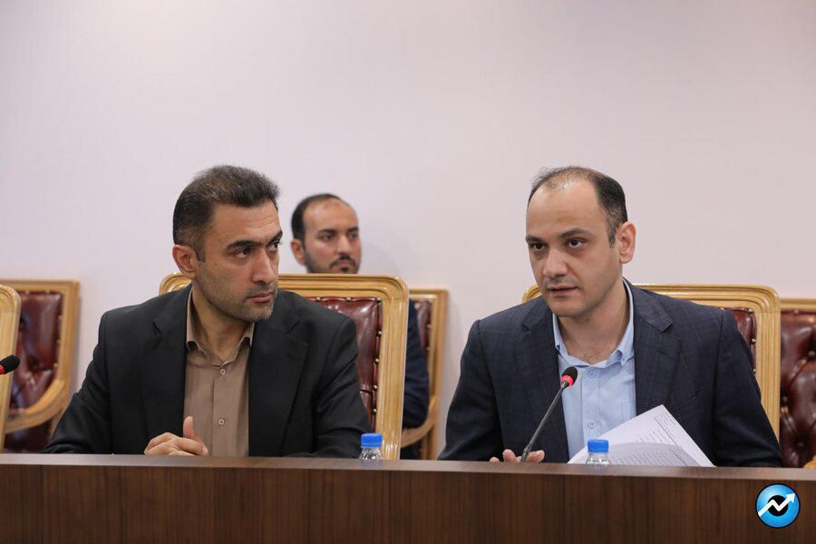 بررسی ۵ چالش پرسپولیس و استقلال در سیویکمین میز صنعت سازمان بورس/ راهکارهای تعیین تکلیف بدهیها، پرداخت به موقع مطالبات، حرفهای شدن و بازیکنسازی، ساماندهی تبلیغات محیطی و حق پخش تلویزیونی «سرخابیها» ارزیابی شد