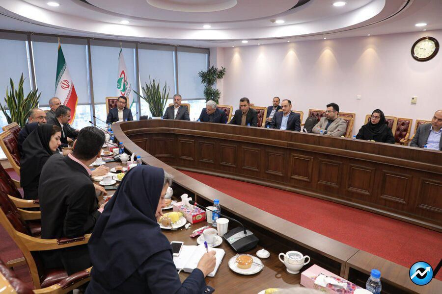 بررسی ۵ چالش پرسپولیس و استقلال در سیویکمین میز صنعت سازمان بورس/ راهکارهای تعیین تکلیف بدهیها، پرداخت به موقع مطالبات، حرفهای شدن و بازیکنسازی، ساماندهی تبلیغات محیطی و حق پخش تلویزیونی «سرخابیها» ارزیابی شد